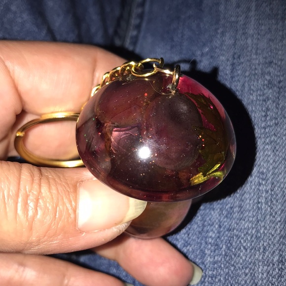 Epoxy mushroom 🍄 keychain grapes 🍇 leaves New - Picture 6 of 6